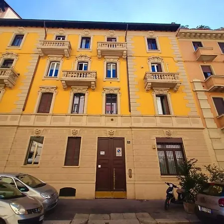 Apartment Charming Ringhiera House In The Heart Of Milan