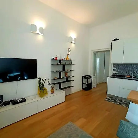 Charming Ringhiera House In The Heart Of Milan